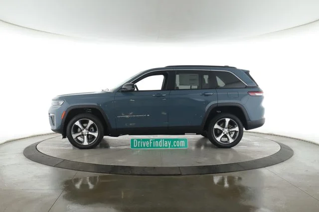 New 2026 Steel Blue Exterior Paint Jeep Limited image 9