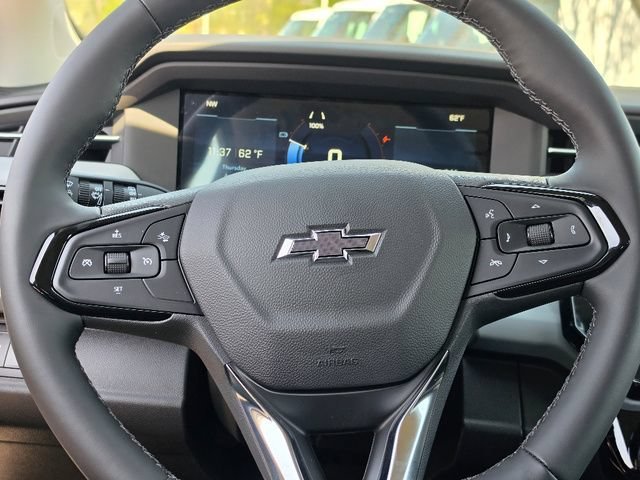New 2027 Summit White Chevrolet LT image 15