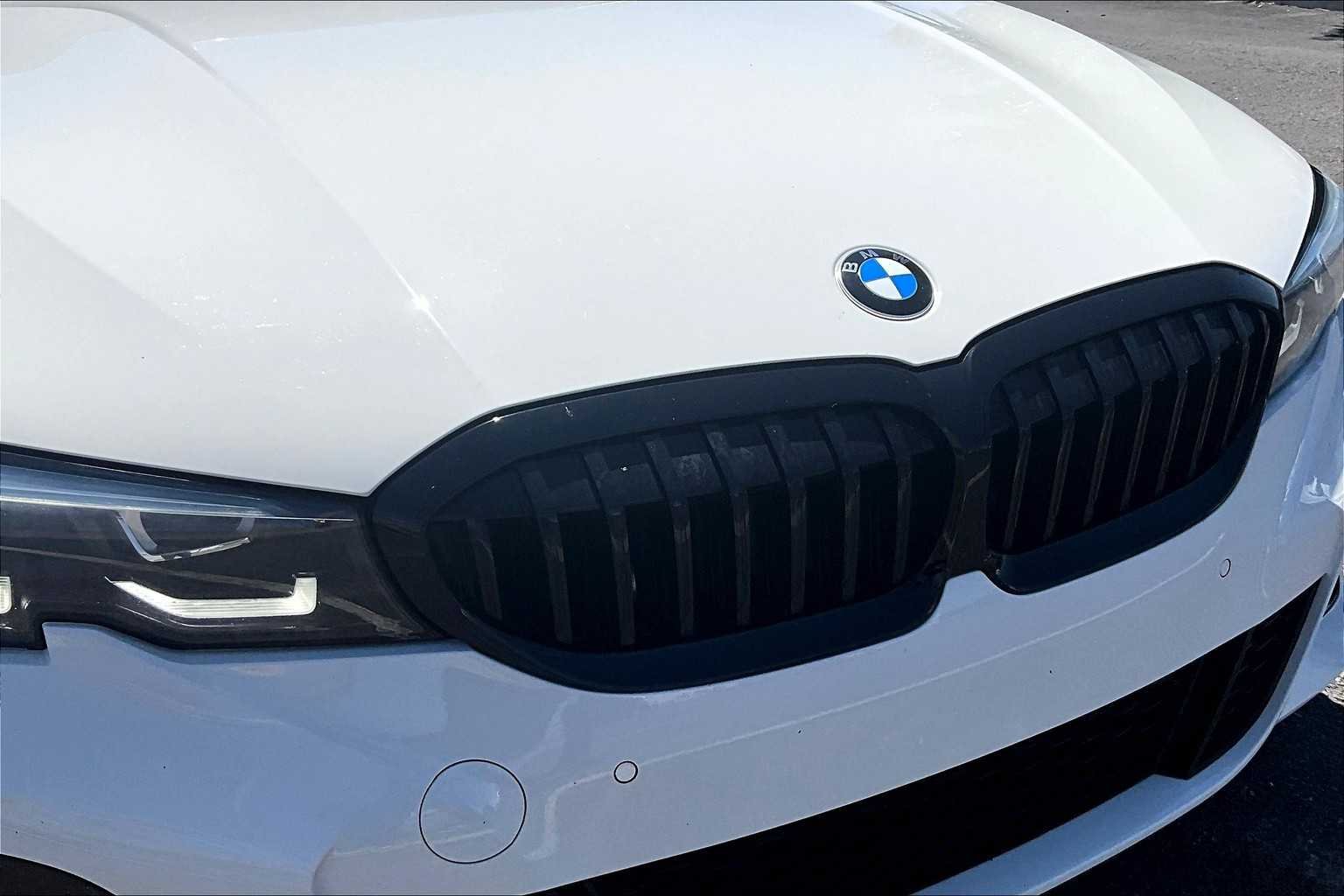 Used 2022 Alpine White BMW 330i image 32