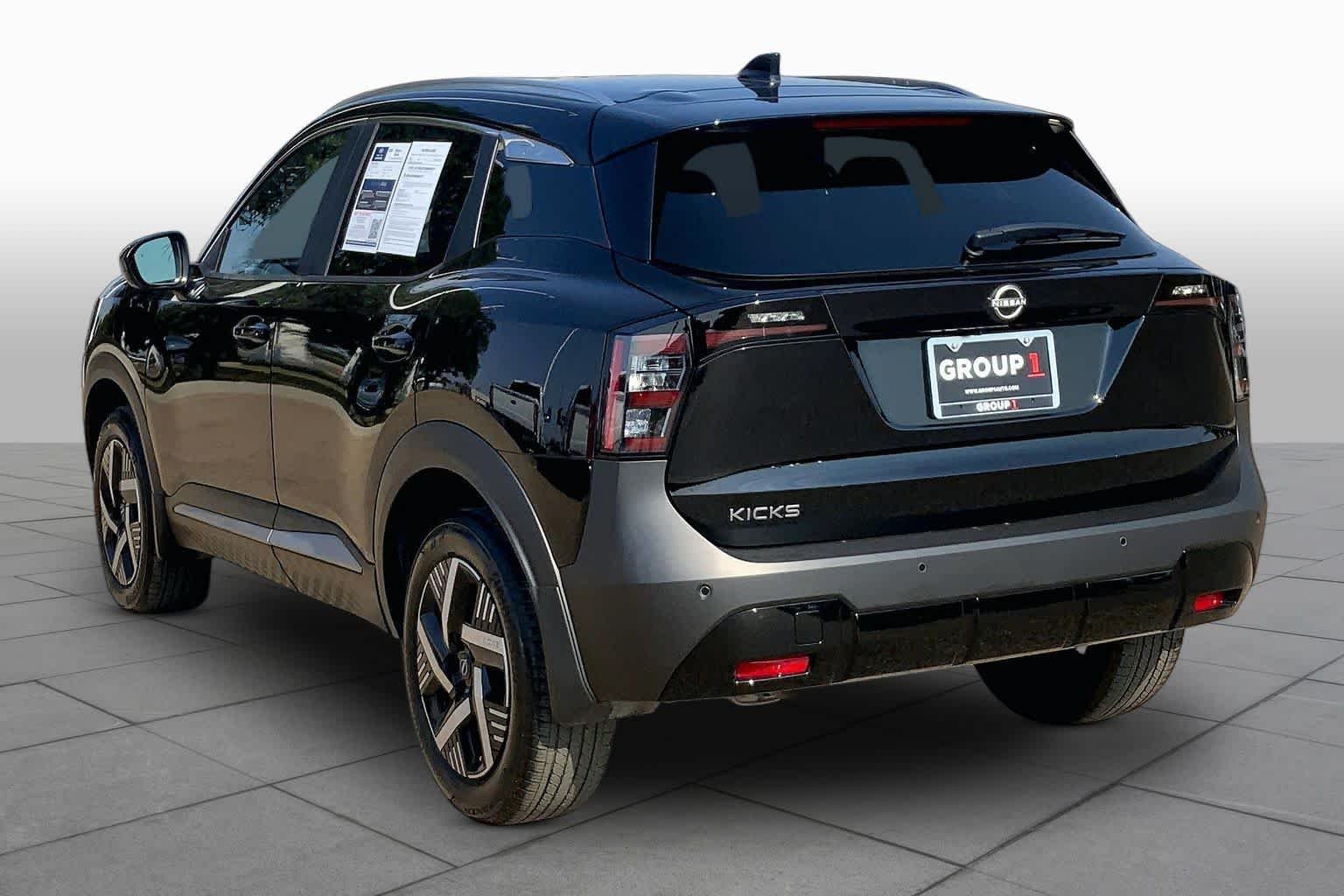 Used 2025 Super Black Nissan SV image 12