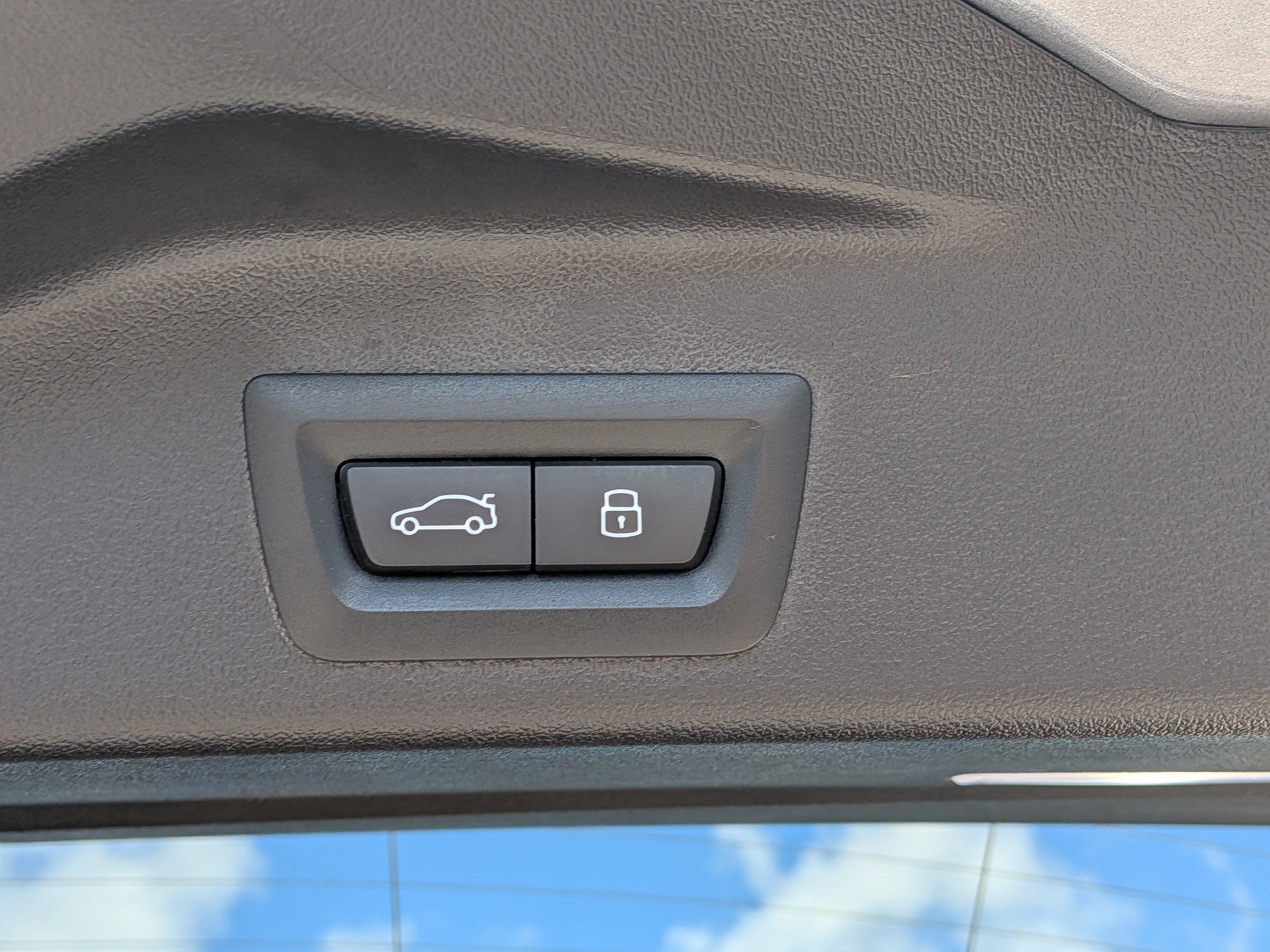 Used 2024 Skyscraper Gray Metallic BMW xDrive40i image 14