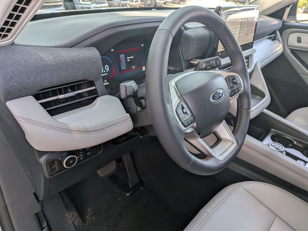 New 2026 Space White Metallic Ford Active image 35