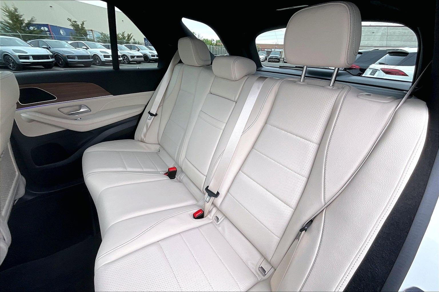 New 2026 Polar White Mercedes-Benz GLE 450 image 24