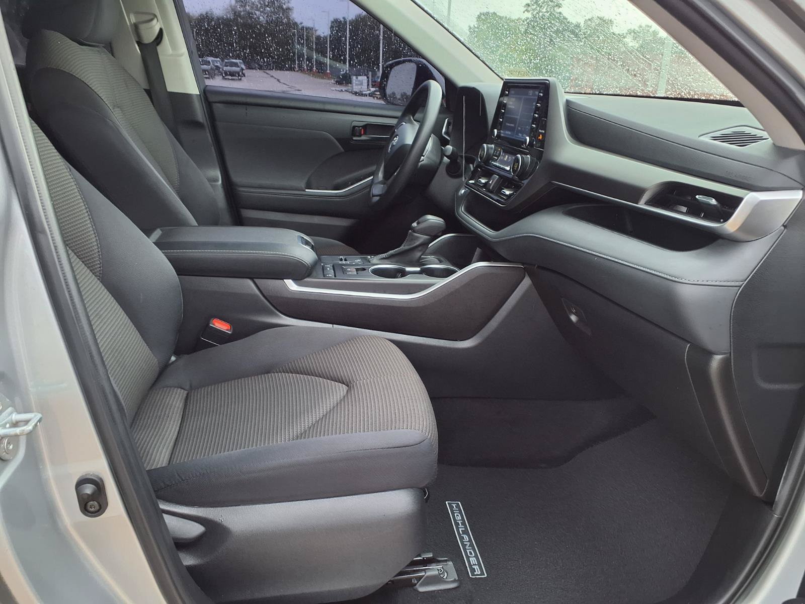 Used 2022 Celestial Silver Metallic Toyota L image 17