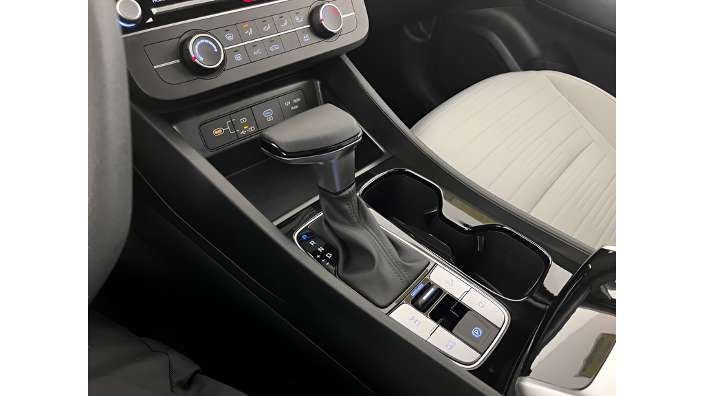 2025 Hyundai Santa Cruz SE - Photo 21