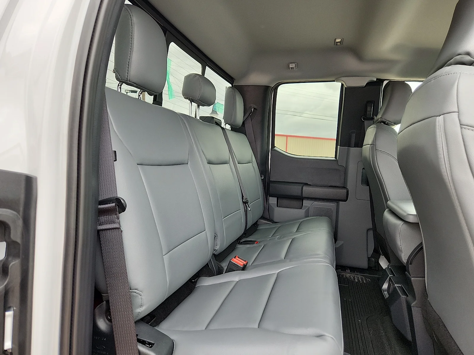 New 2026 Oxford White Ford XL image 19