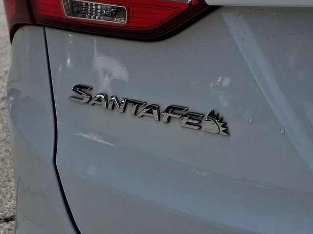 Used 2013 White Hyundai Base image 34