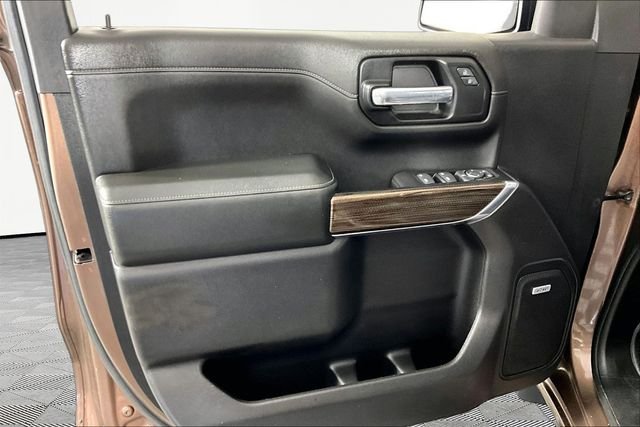 Used 2019 Beige Chevrolet RST image 20
