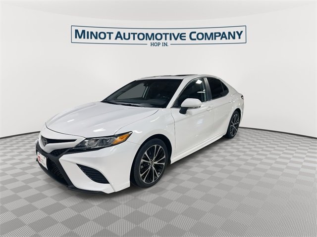 2020 Toyota Camry SE photo 4