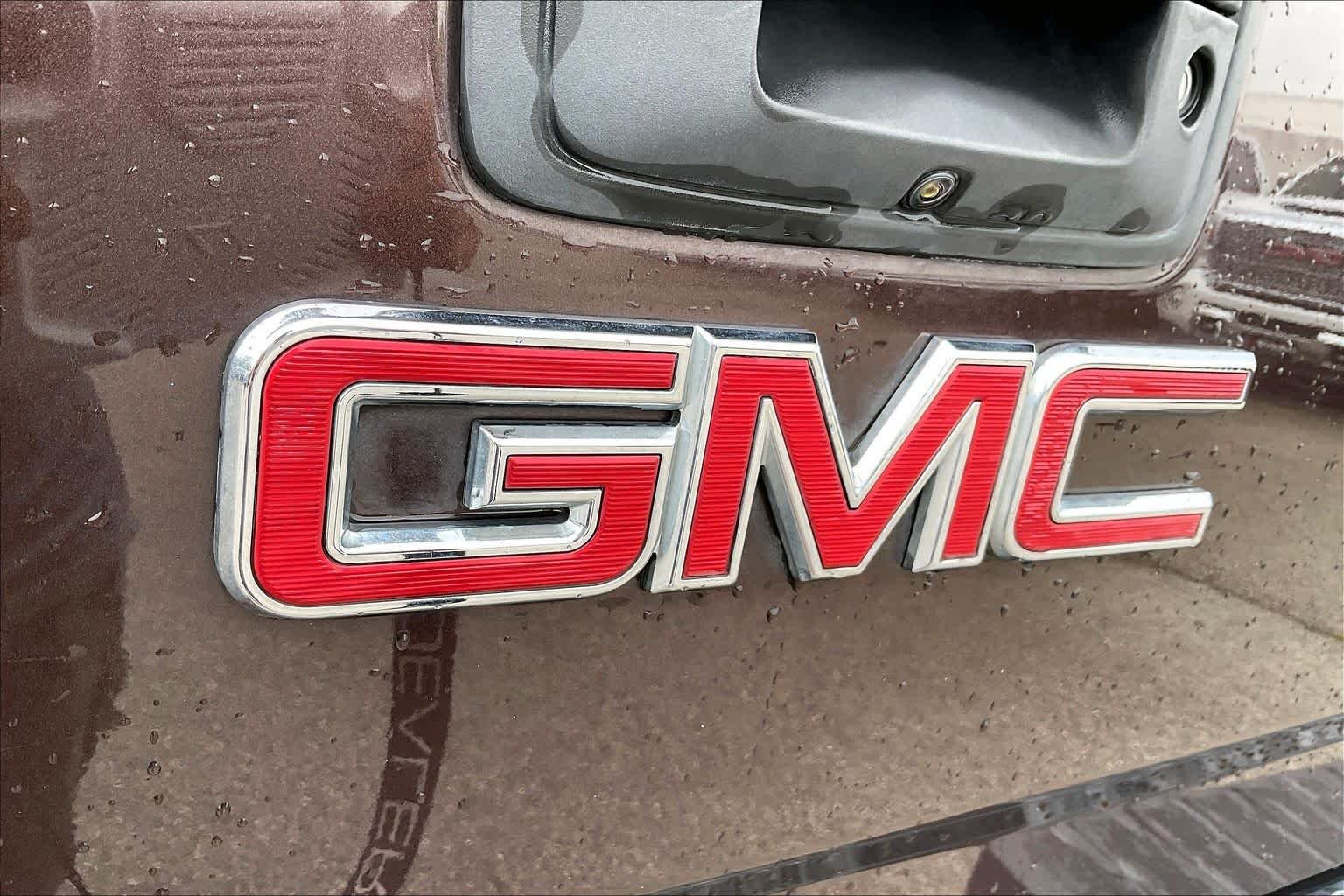 Used 2016 MAHOGANY METALLIC GMC SLT image 30