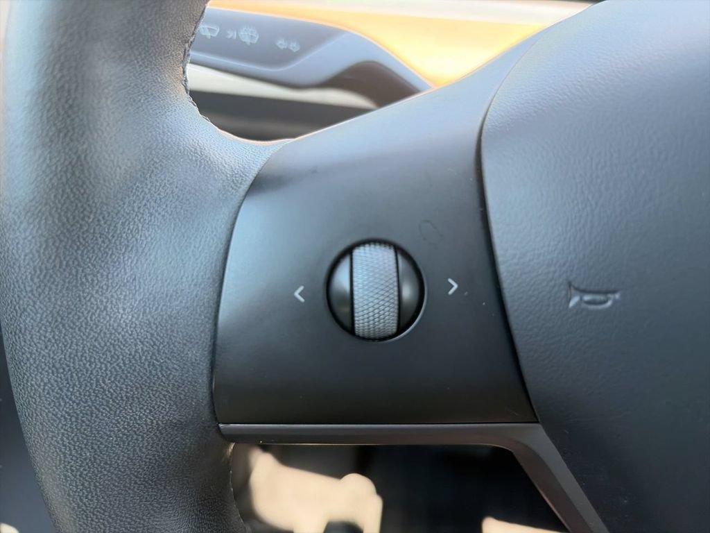 Used 2024  Tesla Long Range image 25