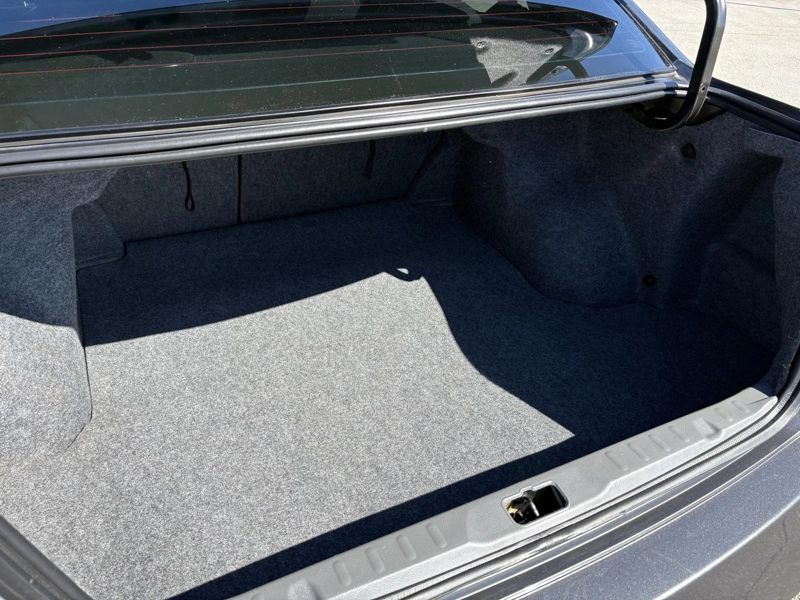 Used 2005 Smoke Metallic Nissan 3.5 SE image 30