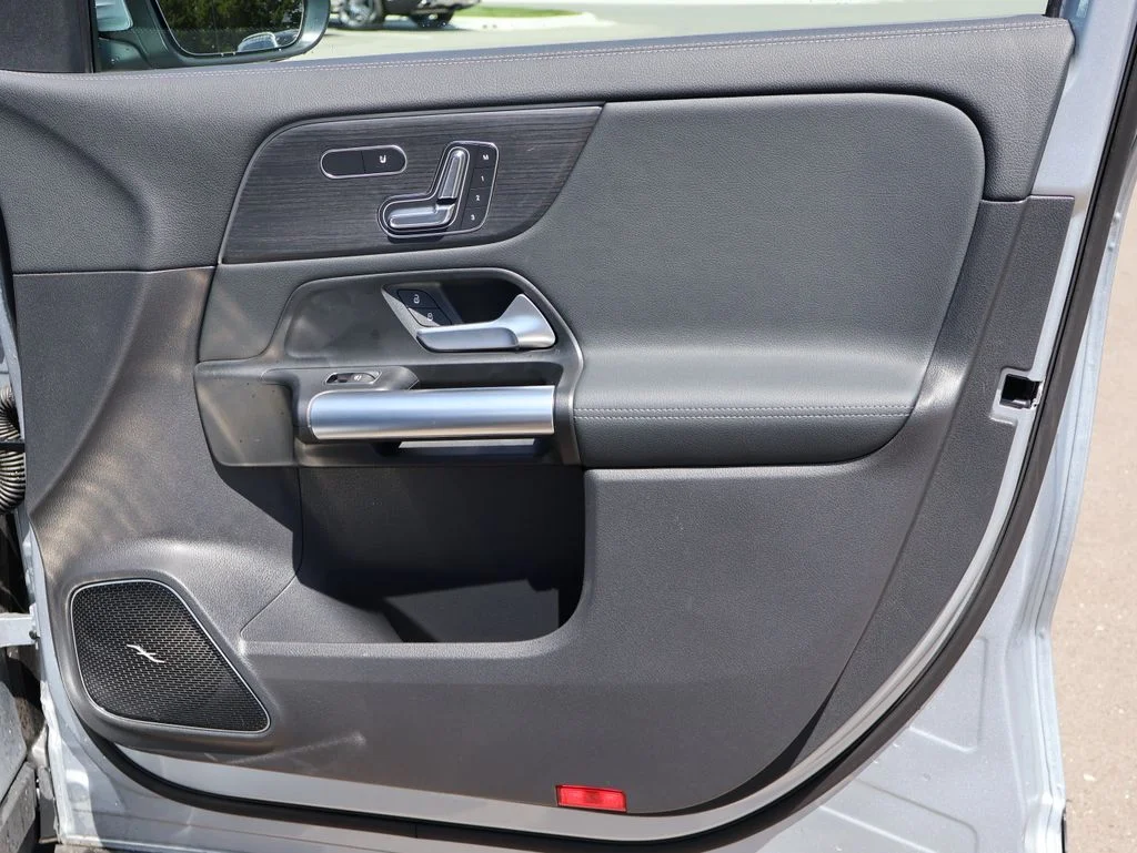 Used 2026 Cirrus Silver Metallic Mercedes-Benz GLA 250 image 11