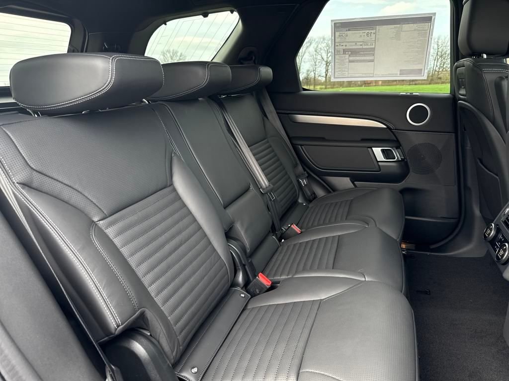 Used 2025 Black Land Rover Dynamic SE image 20