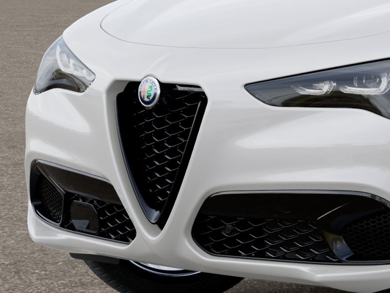 New 2026 Milano White Exterior Paint Alfa Romeo Base image 7