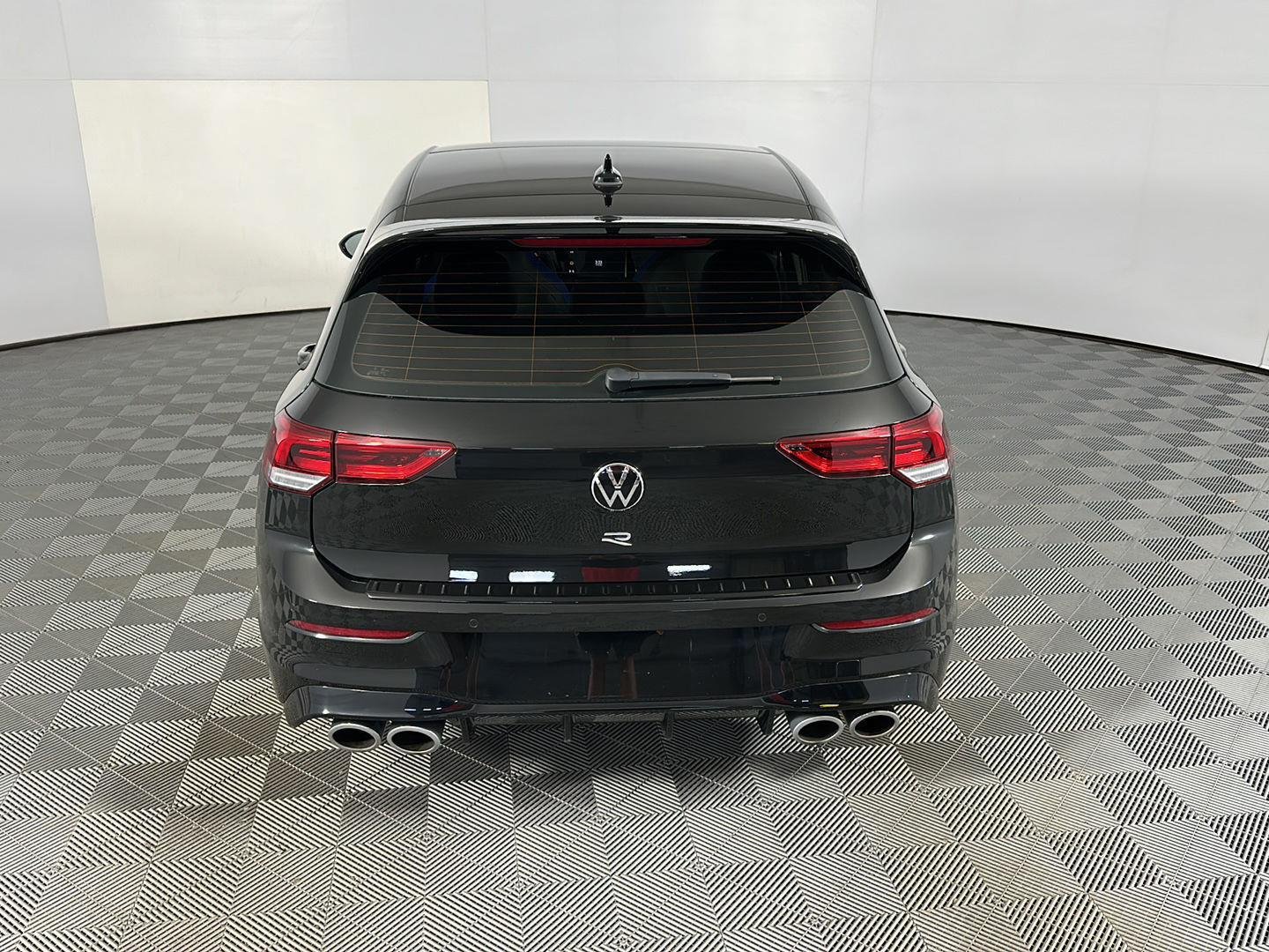 Used 2024 Mythos Black Metallic Volkswagen 4Motion image 9