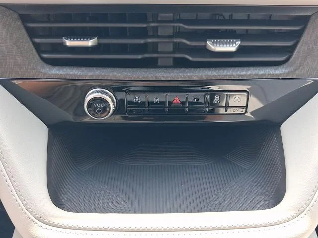 New 2026 Agate Black Metallic Ford Platinum™ image 17
