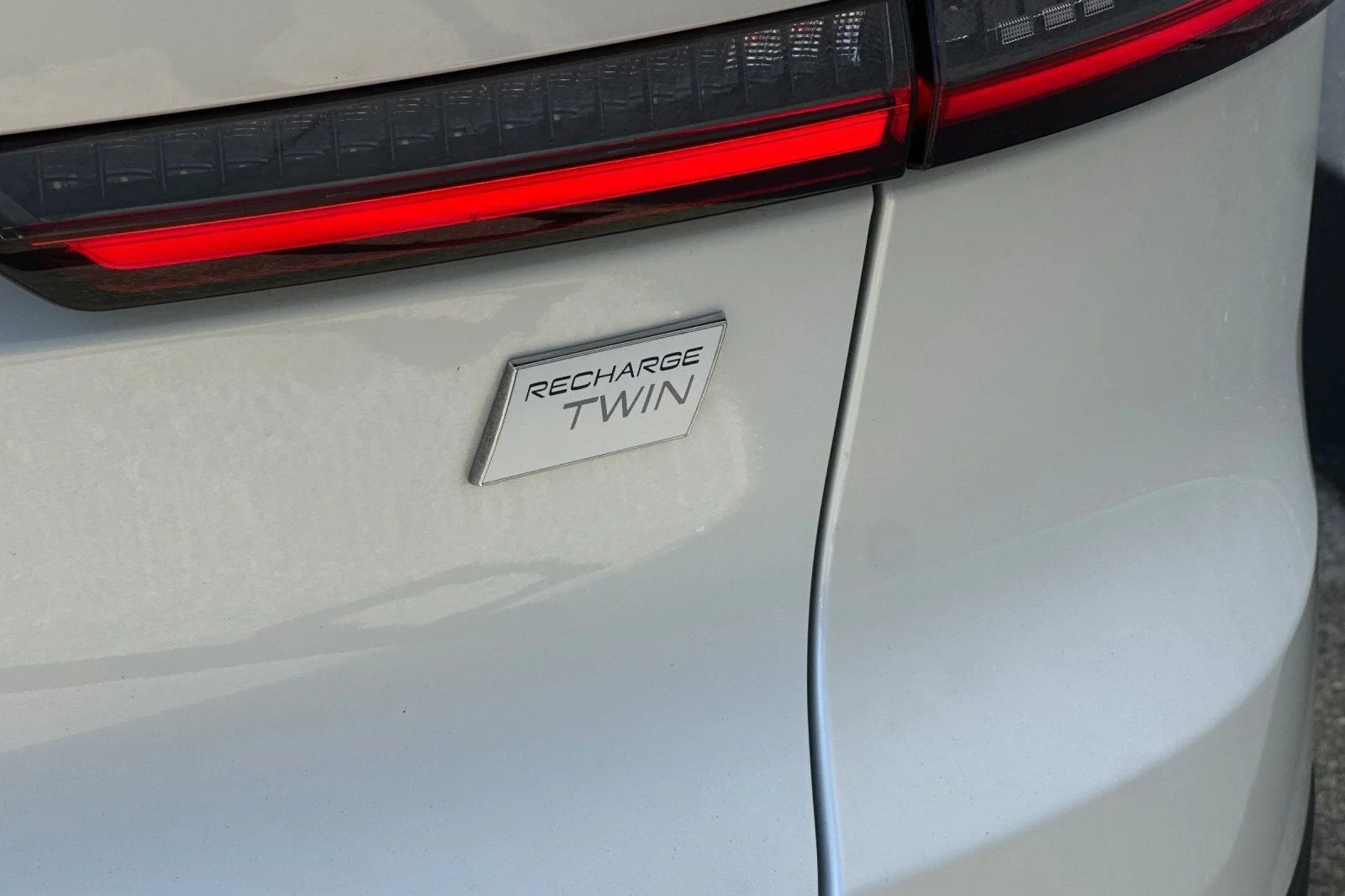 Certified Used 2023 Crystal White Volvo Ultimate image 13
