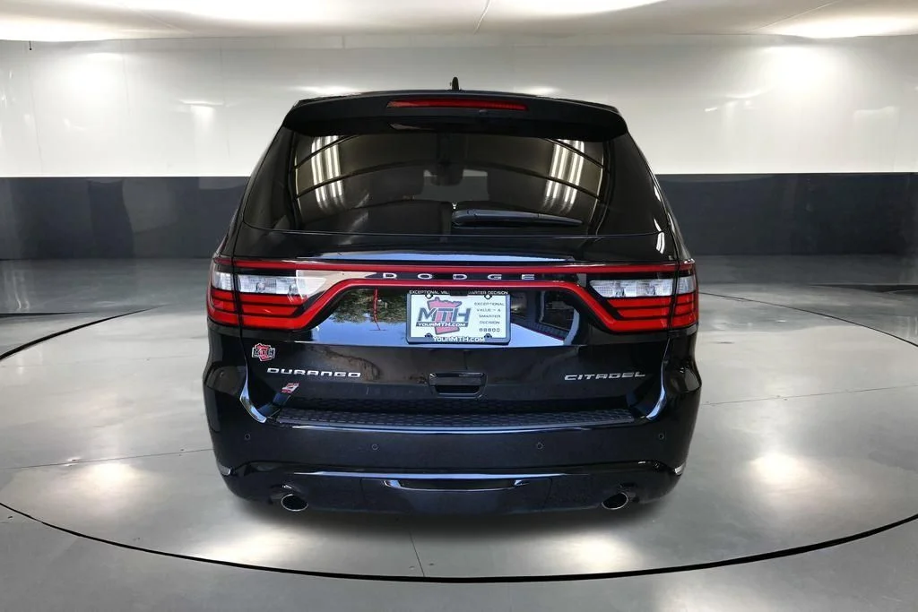 Certified Used 2022 Black Dodge Citadel image 6