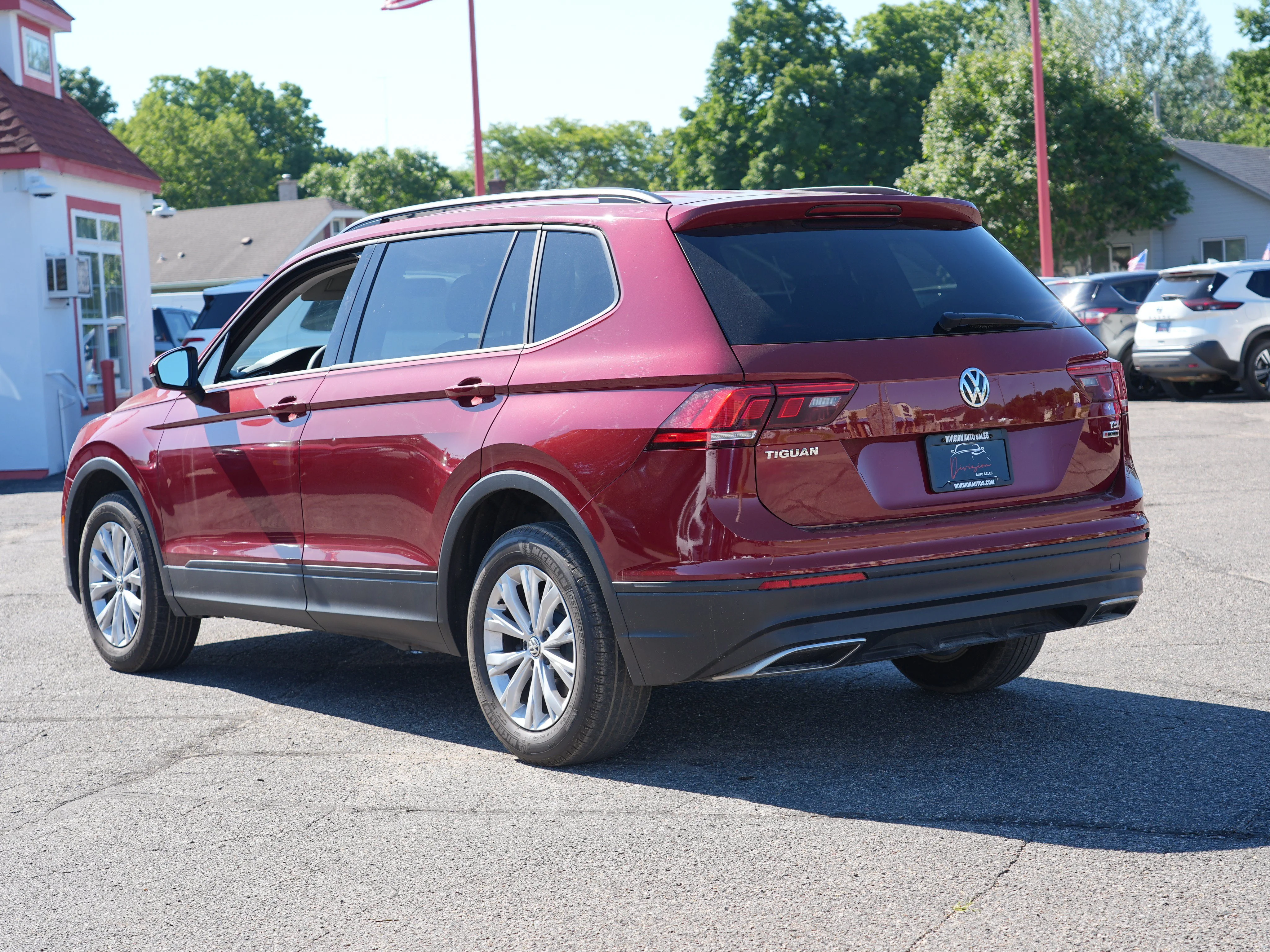 Used 2018 Cardinal Red Metallic Volkswagen S image 5