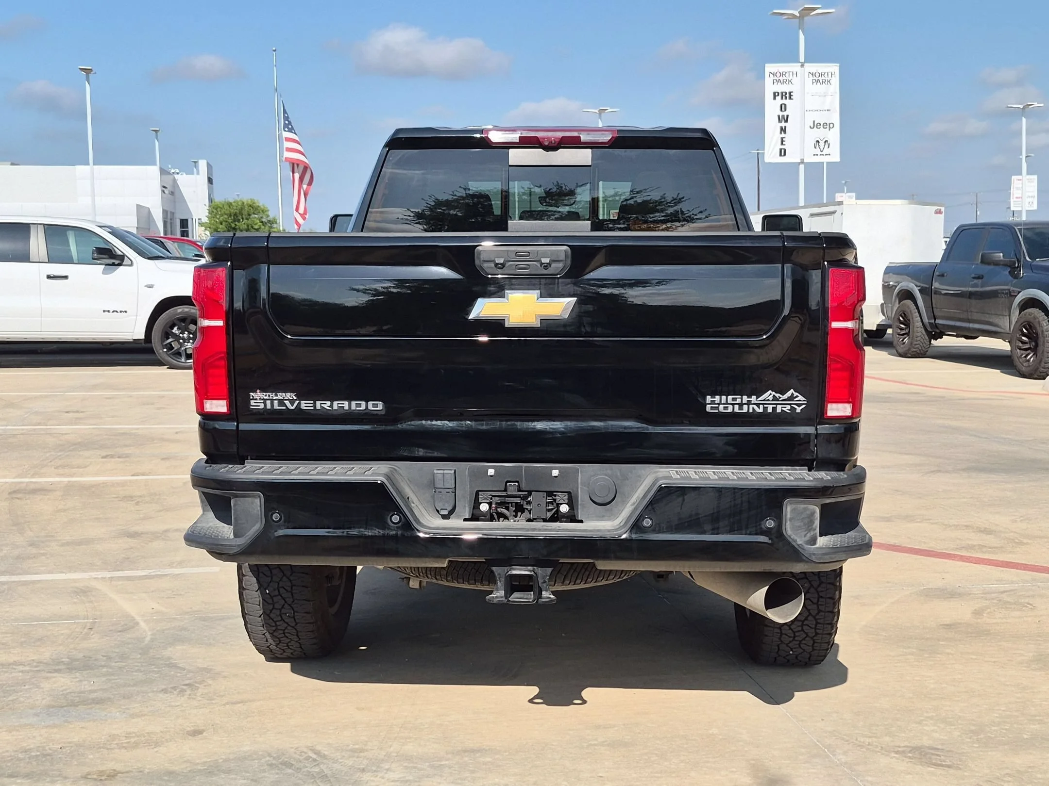 Used 2025 Black Chevrolet High Country image 4