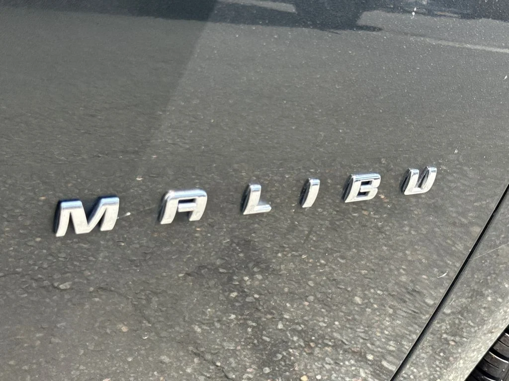 Used 2018 Gray Chevrolet Premier image 8