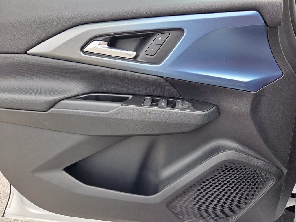 2024 Chevrolet Equinox EV LT - Photo 21