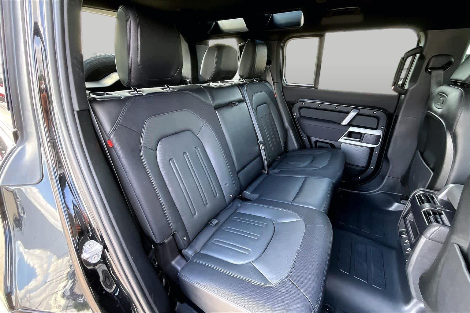 Used 2022 Santorini Black Metallic Land Rover X-Dynamic SE image 20