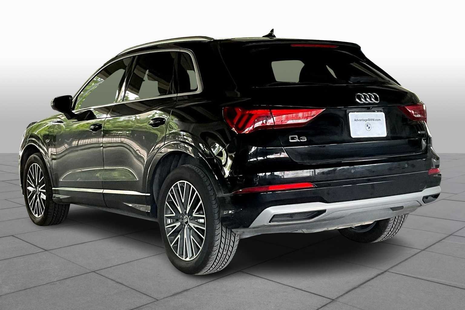 Used 2022 Mythos Black Metallic Audi Premium image 11