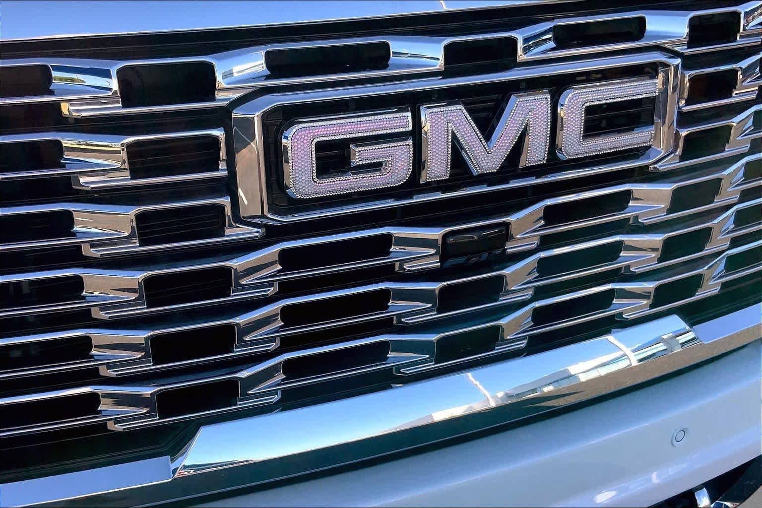 Certified Used 2026 Glacier White Tricoat GMC Denali image 59