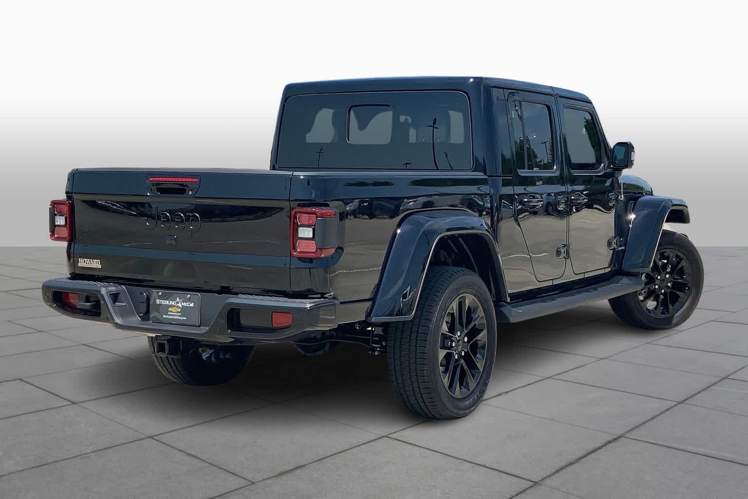 Used 2022 Black Clearcoat Jeep High Altitude image 25