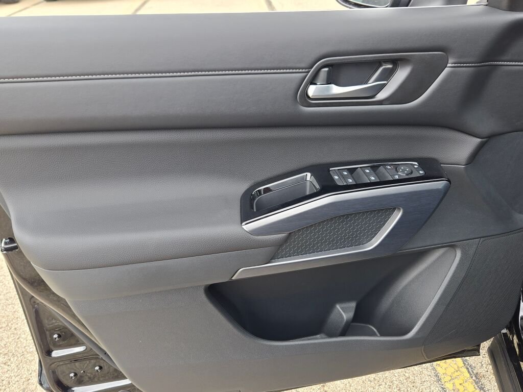 New 2026 Super Black Nissan SL image 22