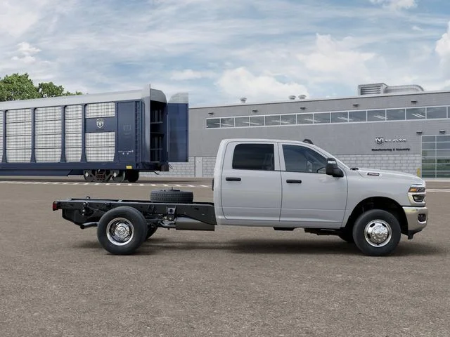 New 2026 Bright White Clearcoat RAM Tradesman image 21