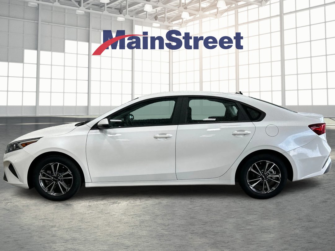 Used 2024 Kia Forte LXS with VIN 3KPF24AD1RE816362 for sale in Lansing, KS