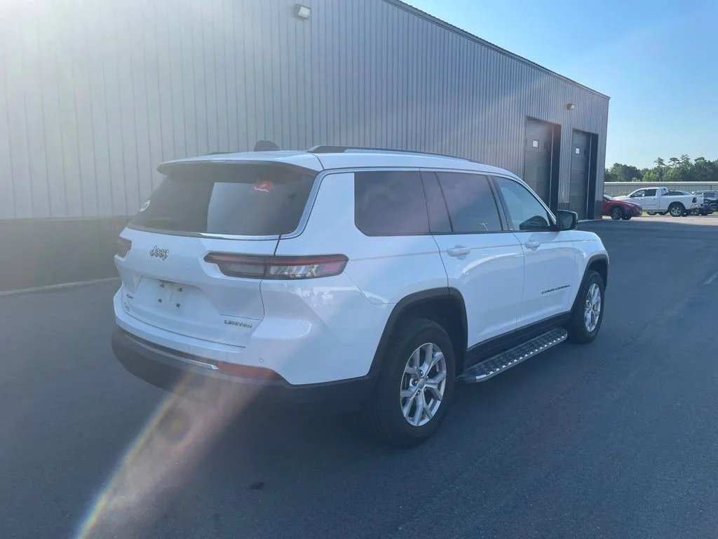 Used 2023 White Jeep Limited image 8