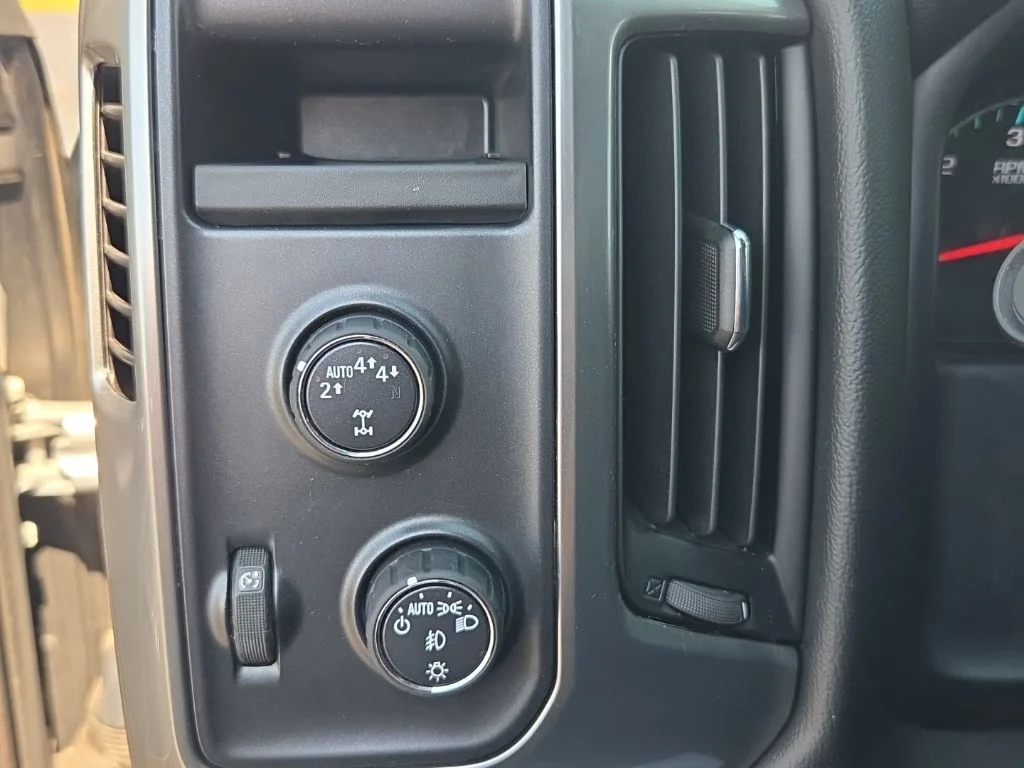 Used 2017 Silver Chevrolet LT image 36