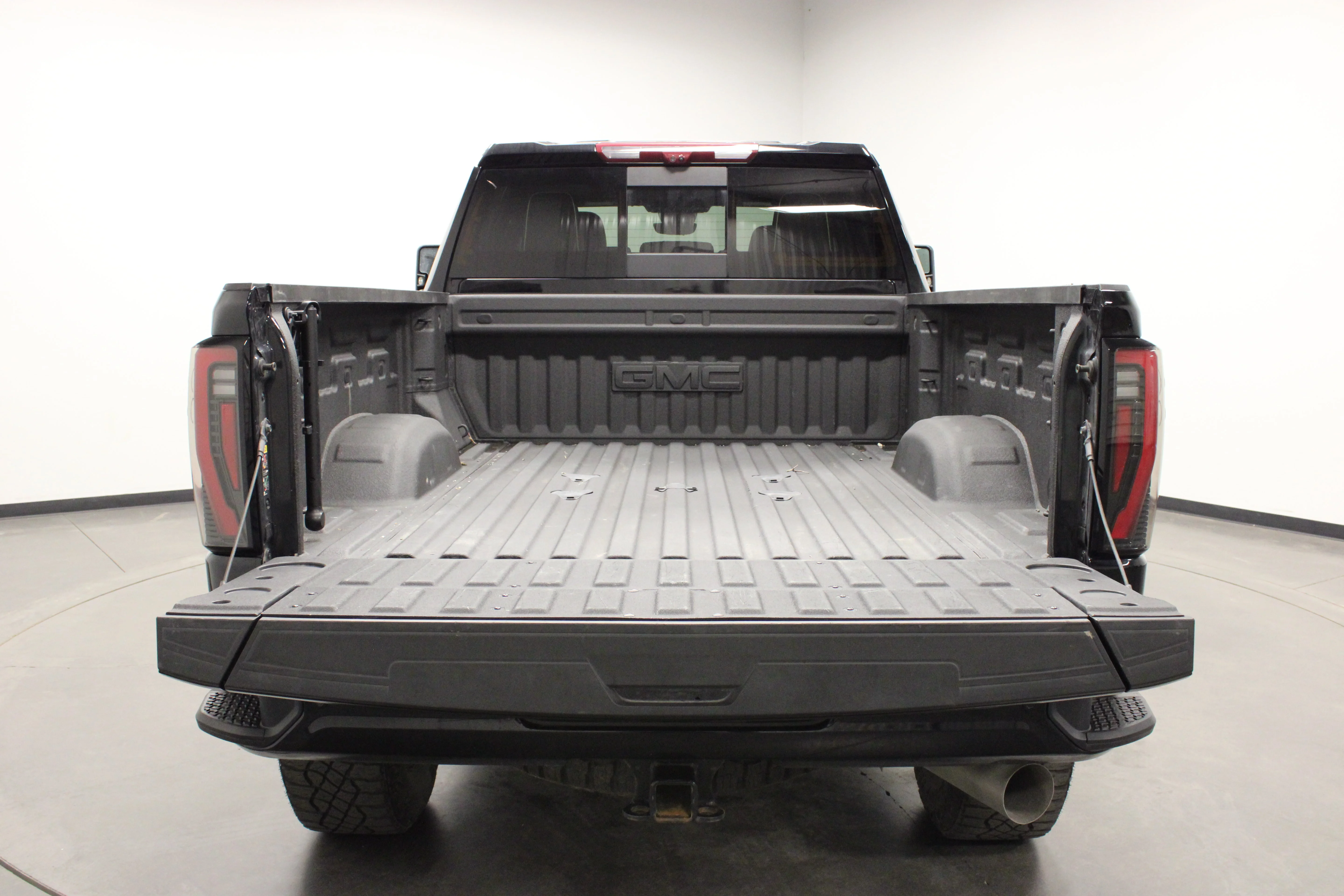 Used 2025 Onyx Black GMC AT4X image 16