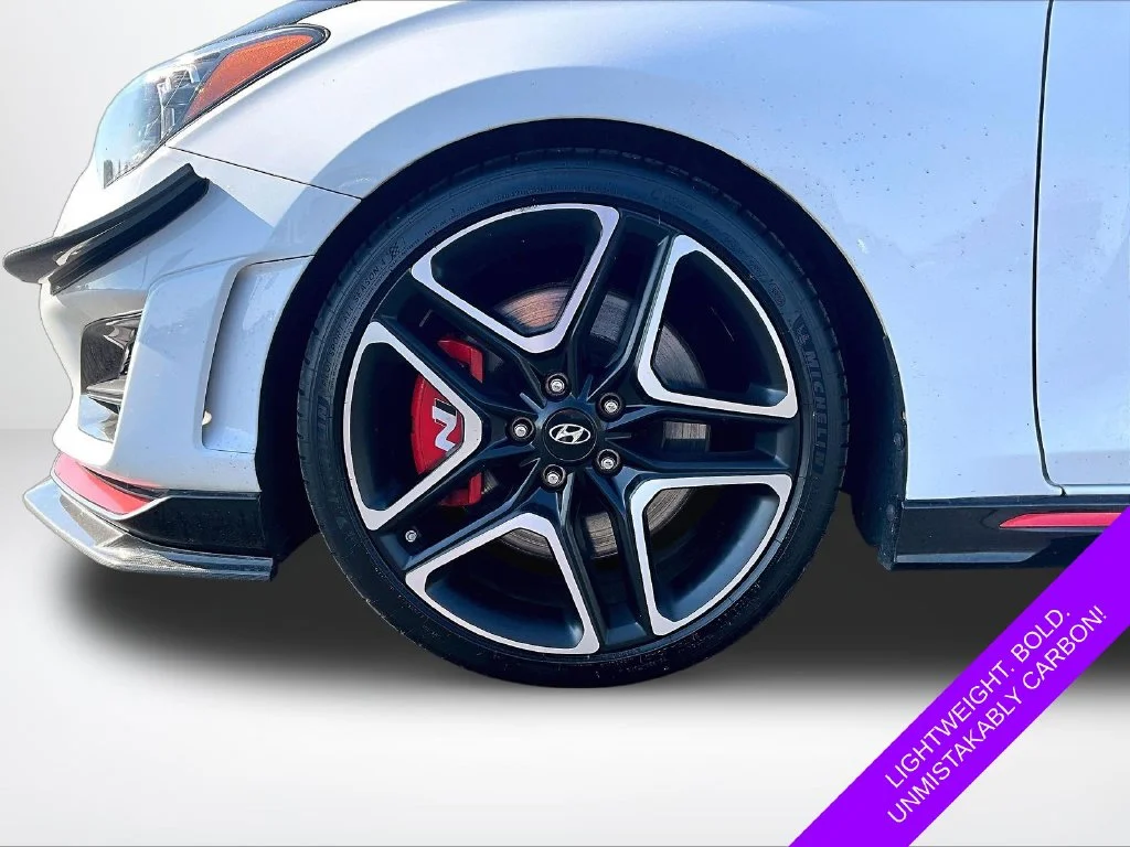 Used 2022 White Hyundai Base image 9