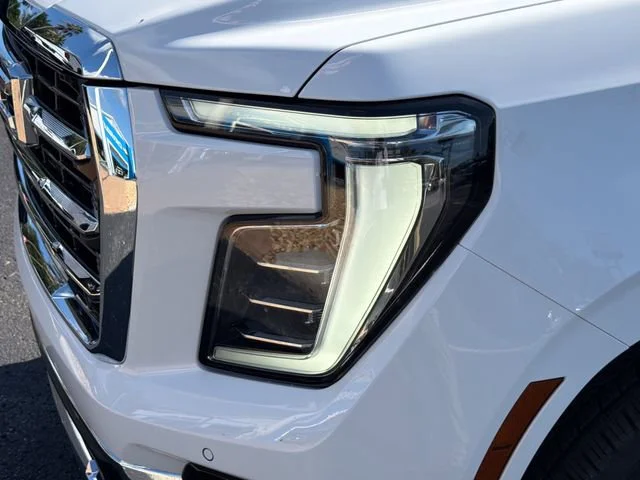 New 2026 Summit White GMC Elevation image 8