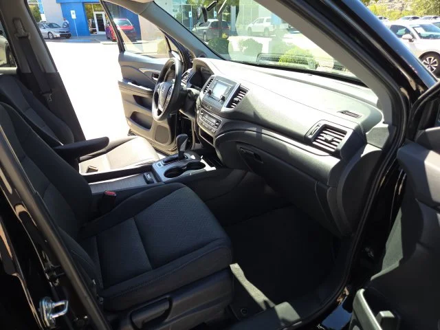 Used 2019  Honda Sport image 23