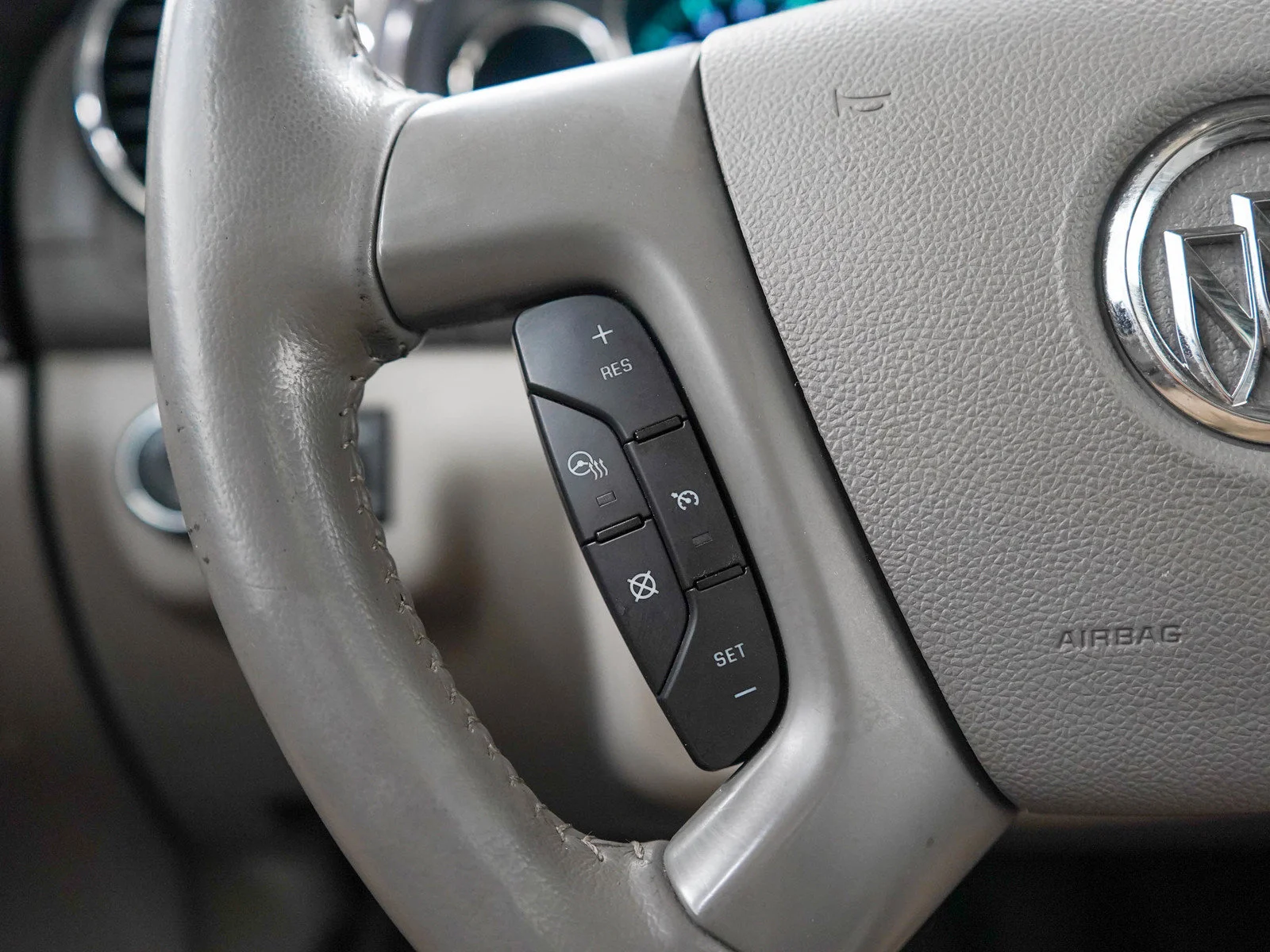 Used 2015 Quicksilver Metallic Buick Leather Group image 26