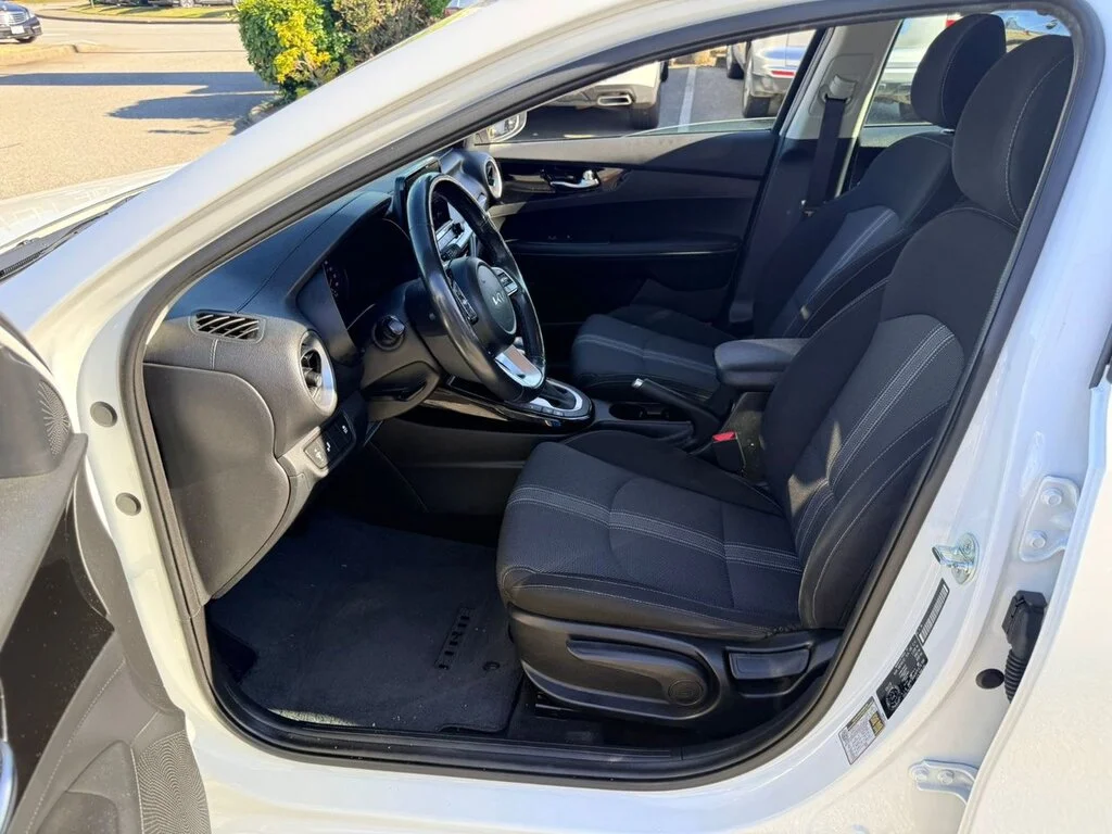 Used 2023 Snow White Pearl Kia Sedan EX IVT Dilawri Certified   One Owner   Local image 12