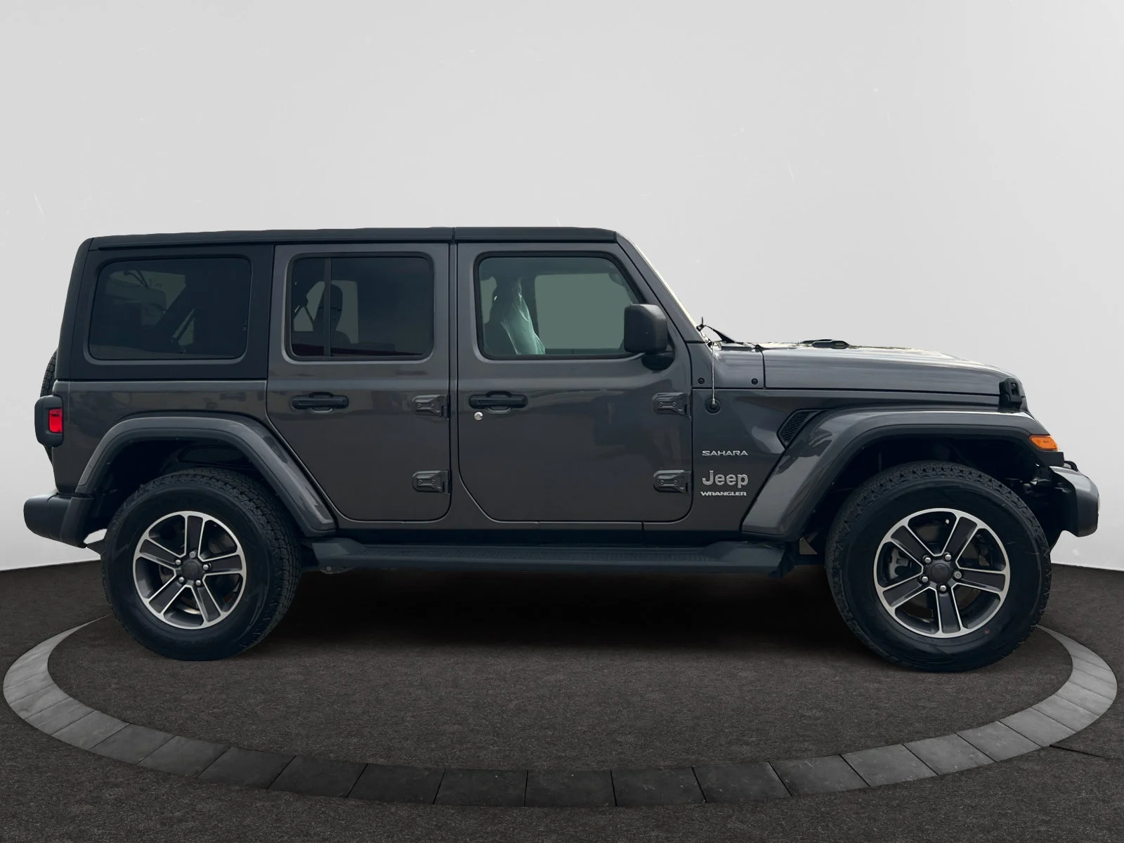 Used 2023 Granite Crystal Metallic Jeep SAHARA image 6