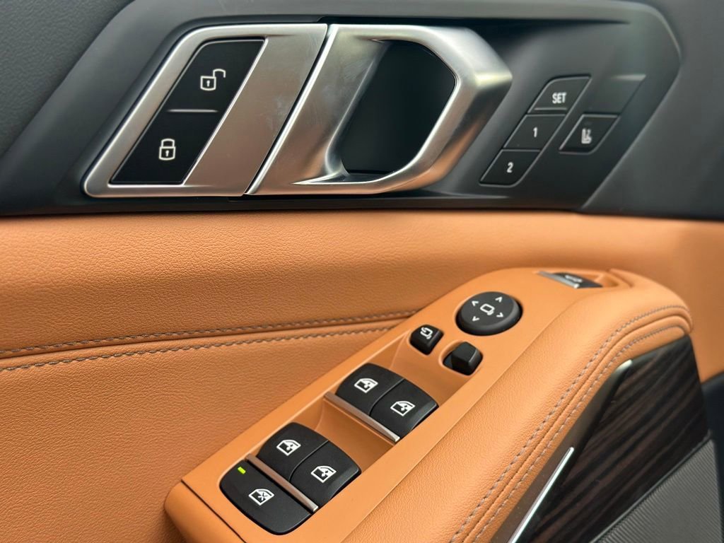 New 2026 Carbon Black Metallic BMW xDrive40i image 18