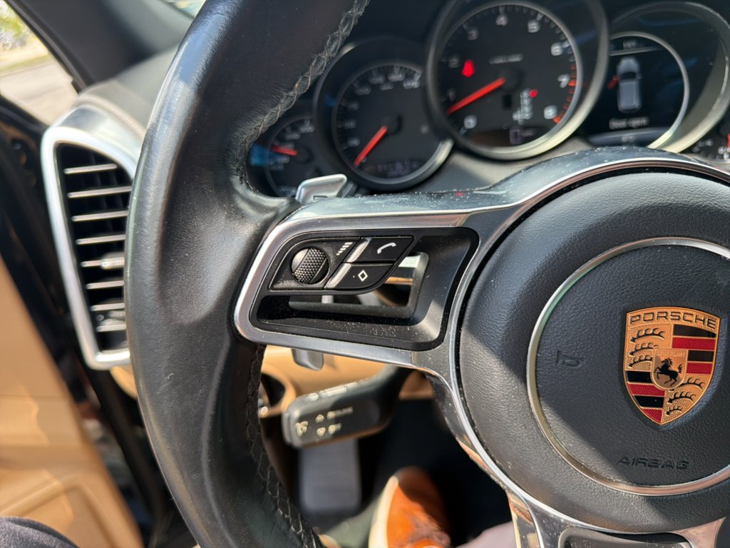 Used 2018 Moonlight Blue Metallic Porsche Base image 7