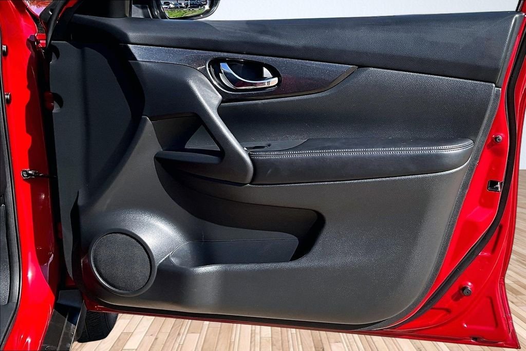 Used 2017 Red Nissan SV image 17