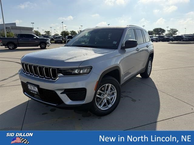 2026 Jeep Grand Cherokee Laredo