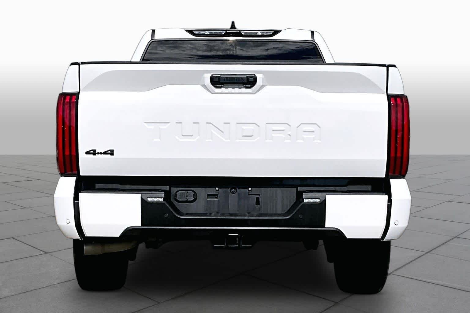 Used 2022 White Toyota SR5 image 5