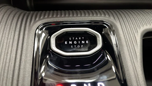 New 2026 Diamond Black Crystal Pearlcoat Jeep Laredo image 21