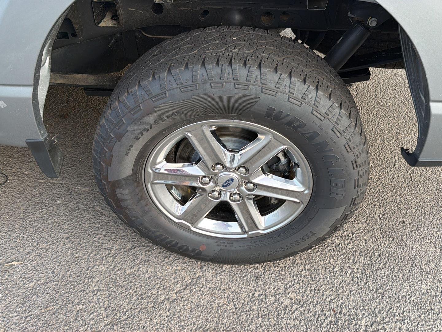 Used 2025 Iconic Silver Ford XLT image 35